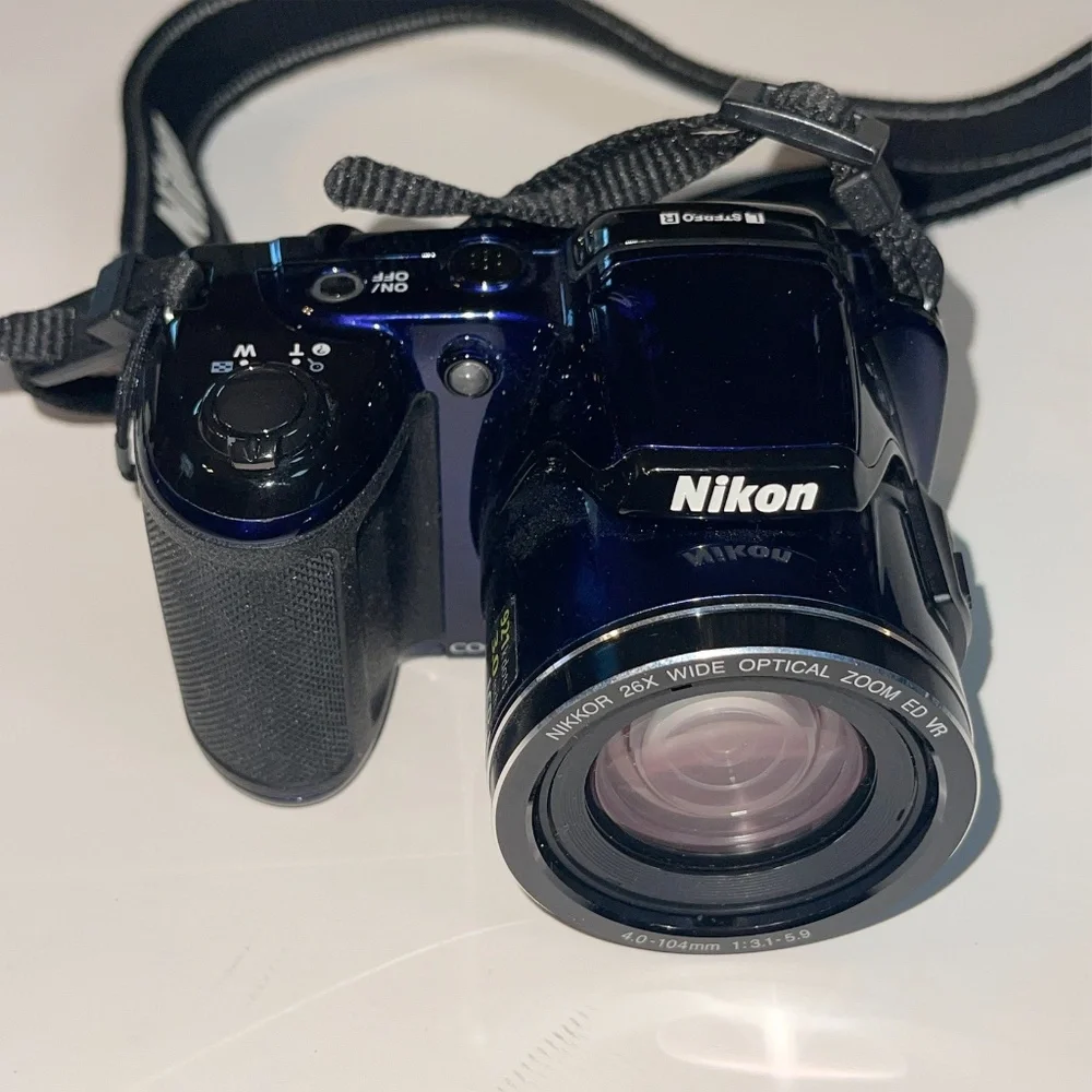 Nikon COOLPIX L810 Digital Camera Blue 16.1 MP + 16 GB SD Card Tested Box Cord